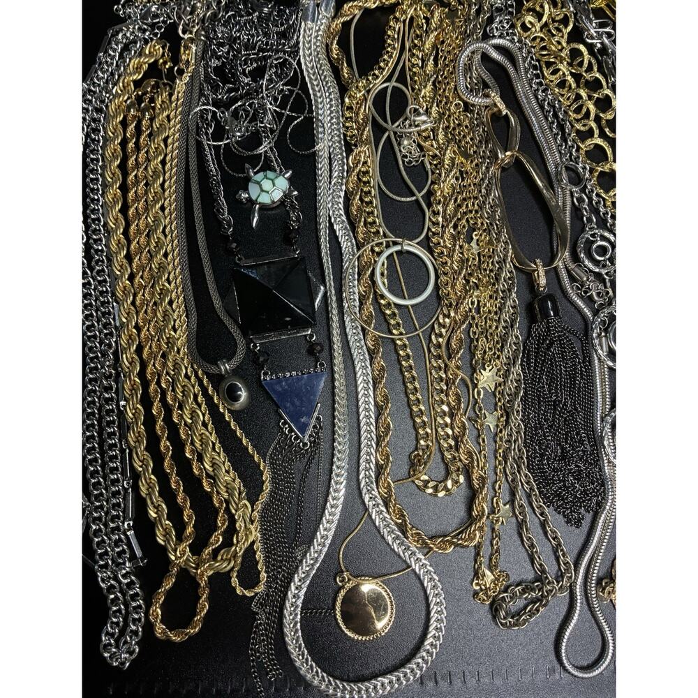 Vintage to Now Lot of Goldtone Silvertone Various Types Lengths Chains - Picture 2 of 6